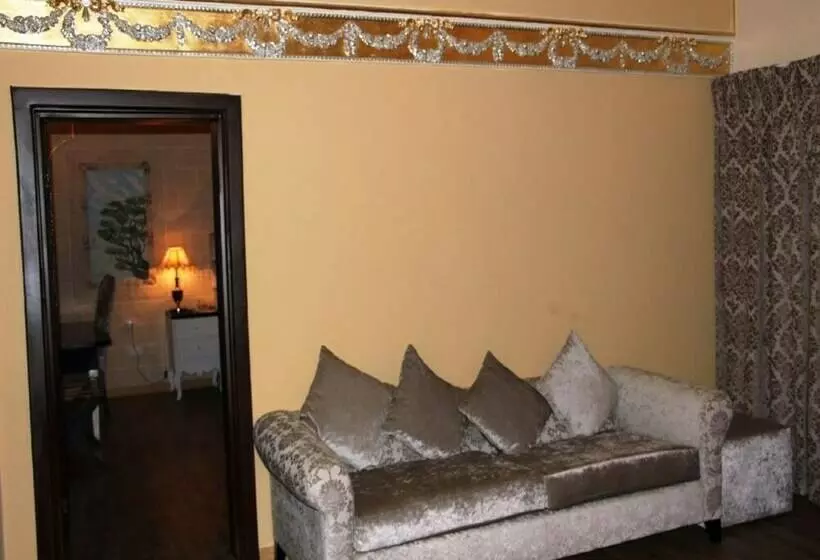 سوییت, Sandralia