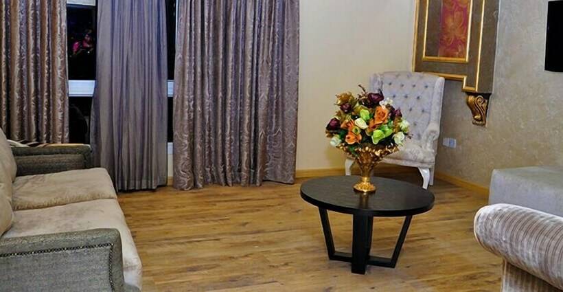 سوییت, Sandralia