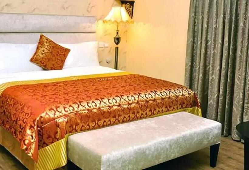 اتاق لوکس, Sandralia