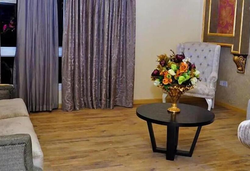 سوییت, Sandralia