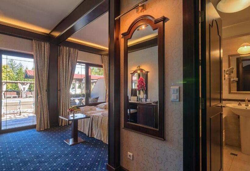 스탠다드 룸, Snagov Club