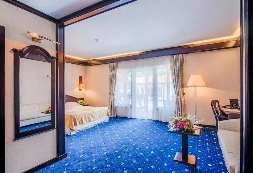 Deluxe-huone, Snagov Club