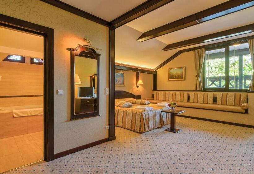 디럭스 룸, Snagov Club