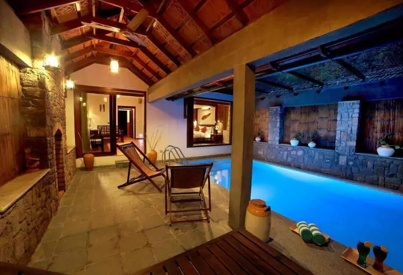 プール付き１ベッドルームヴィラ, Vythiri Resort