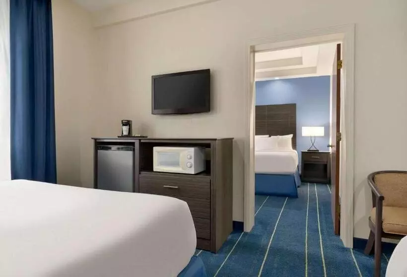 スイート, Days Inn By Wyndham Tamworth