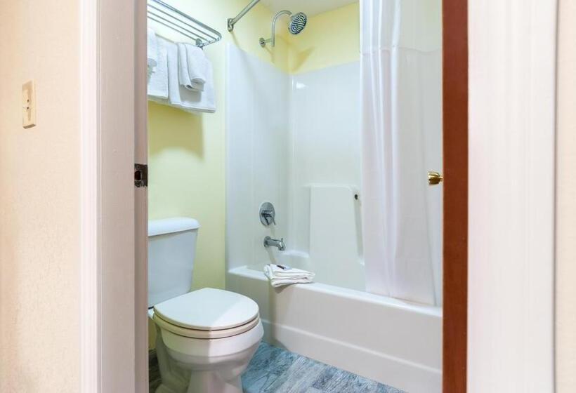 جناح, Days Inn By Wyndham Tamworth