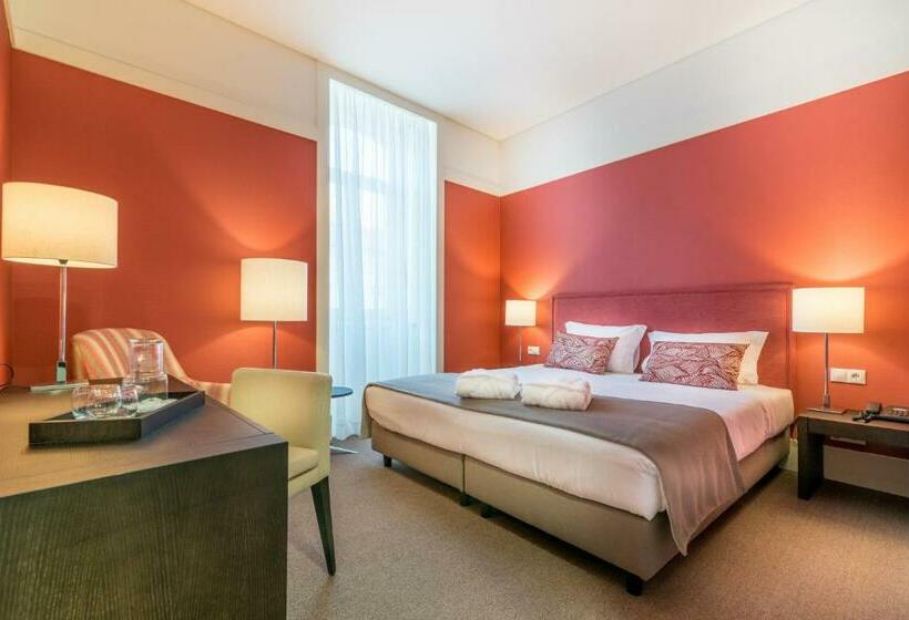 标准间, Universal Boutique