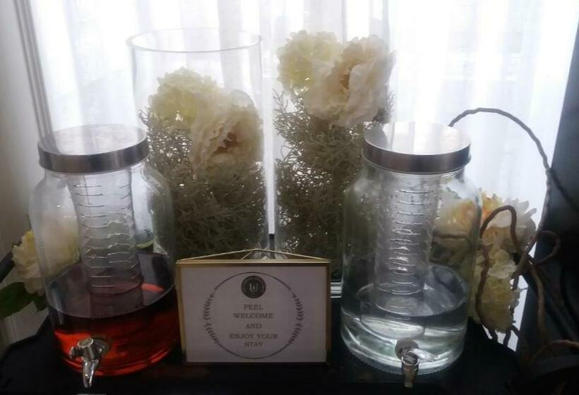 带阳台的豪华间, Universal Boutique