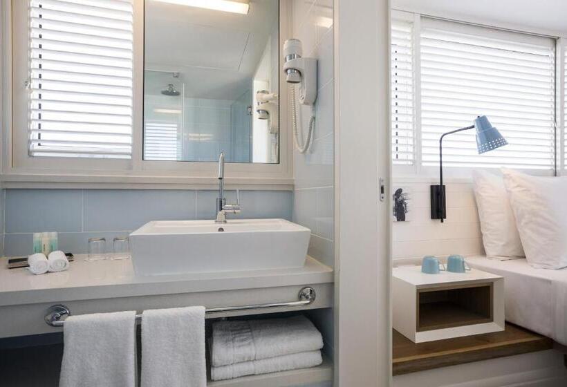 חדר סטנדרט נוף לים עם מרפסת, Yam Hotel An Atlas Boutique