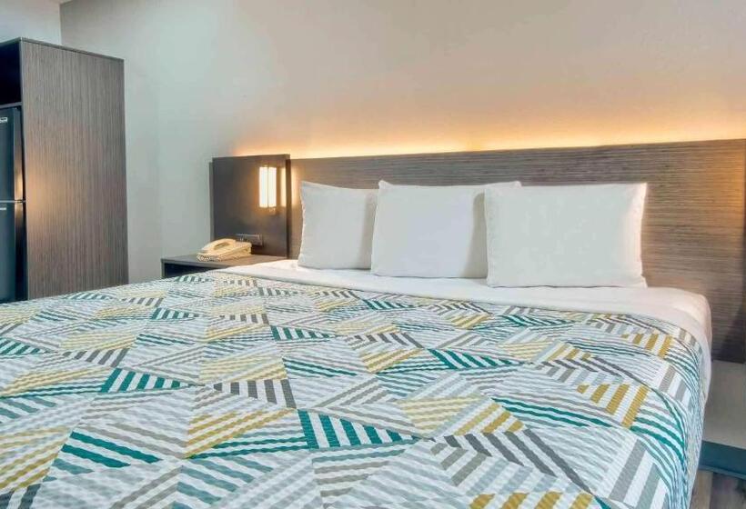 غرفة قياسية سرير كينج, Studio 6 Texarkana Tx