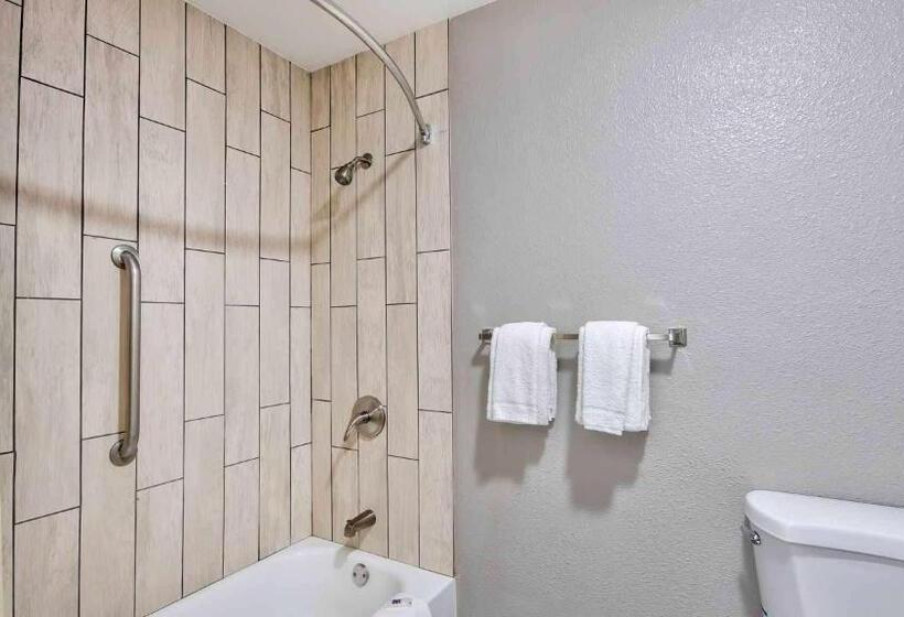 غرفة قياسية رباعية, Studio 6 Texarkana Tx