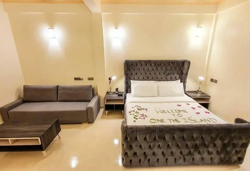 اتاق لوکس با تخت بزرگ, One The Island