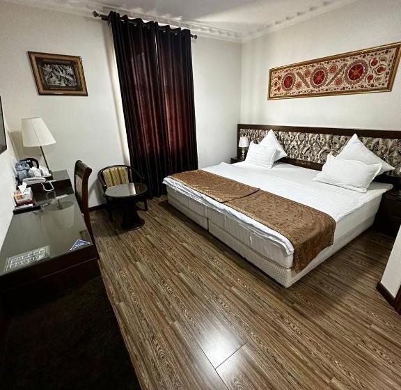 غرفة سوبيريور سرير كينج, Shahristan Plaza