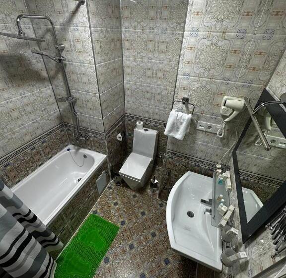 غرفة كومفورت ثلاثية, Shahristan Plaza