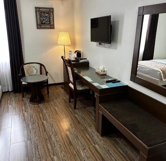 غرفة كومفورت ثلاثية, Shahristan Plaza