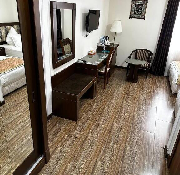 جناح, Shahristan Plaza