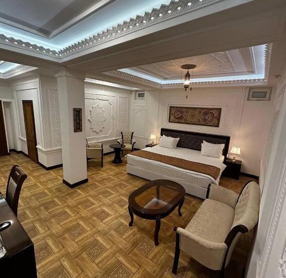 جناح, Shahristan Plaza