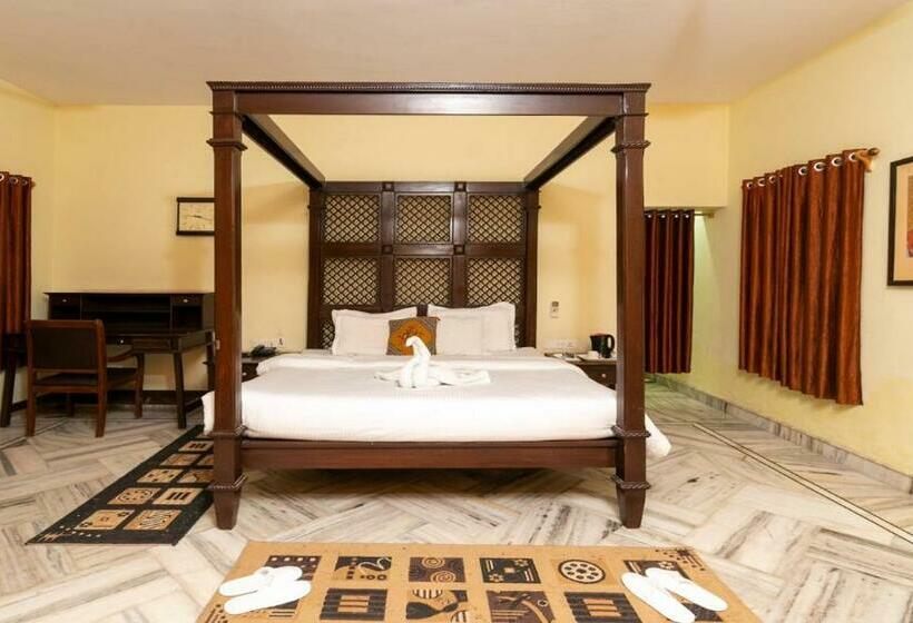 جناح ديلوكس, Kurja Resort