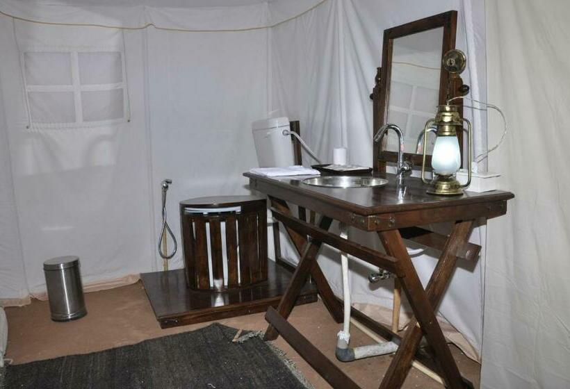 كوخ قياسي, Kurja Resort