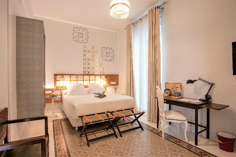 Quarto Superior, Business Hotel Tomang