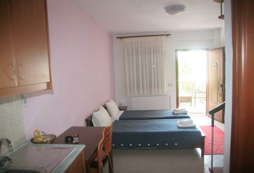 חדר סטודיו סטנדרד, Erifili