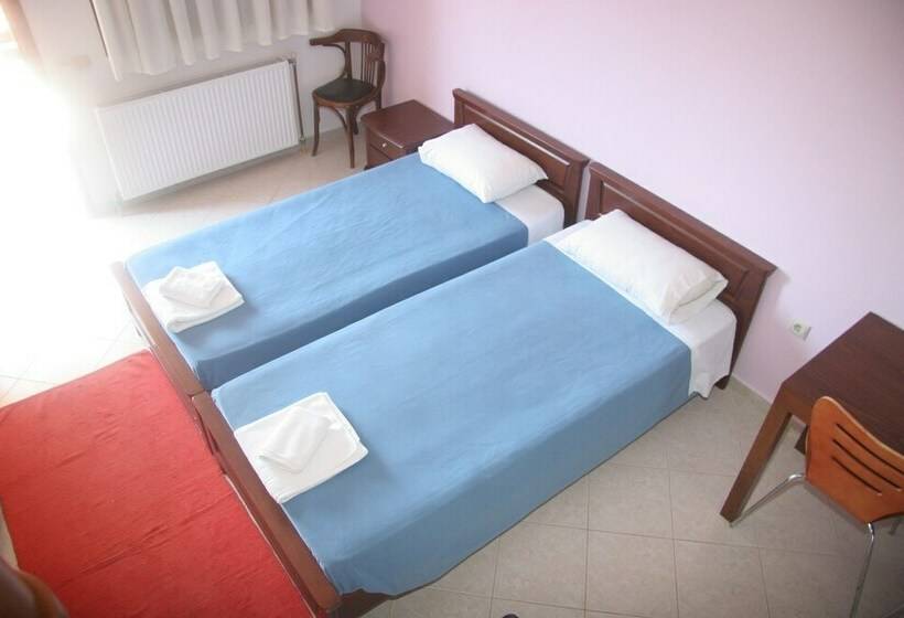 חדר סטודיו סטנדרד, Erifili