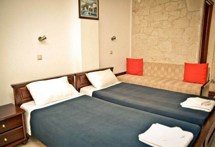 חדר סטודיו סטנדרד, Erifili