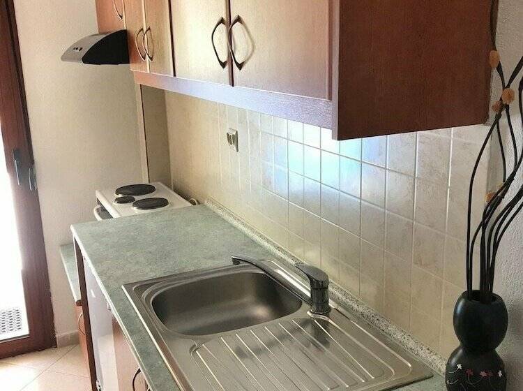 חדר סטודיו סטנדרד, Erifili