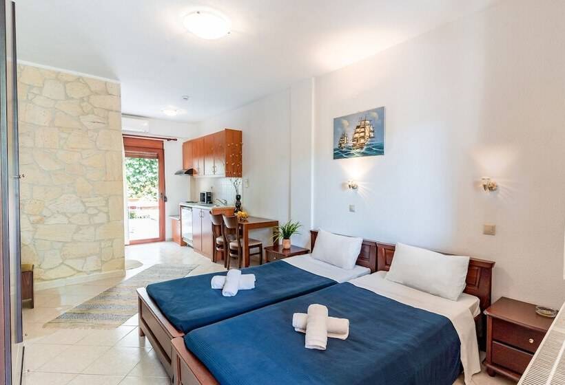 חדר סטודיו סטנדרד, Erifili