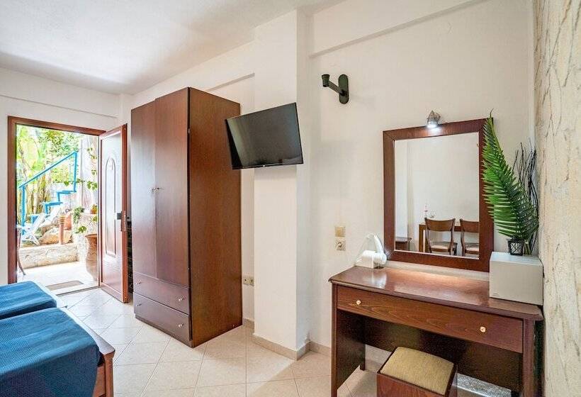 חדר סטודיו סטנדרד, Erifili