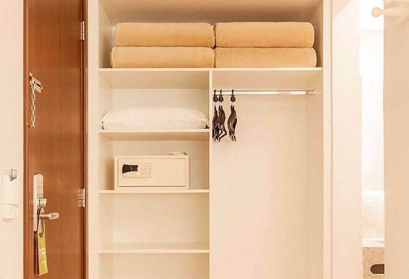 בקתת חדר, Aguativa Golf Resort