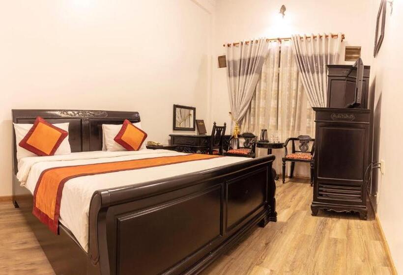 Cameră Superioară, Dragon King 1