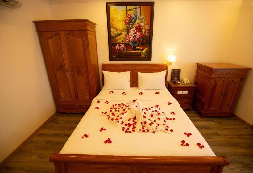 Cameră Deluxe cu Priveliște către Oraș, Dragon King 1