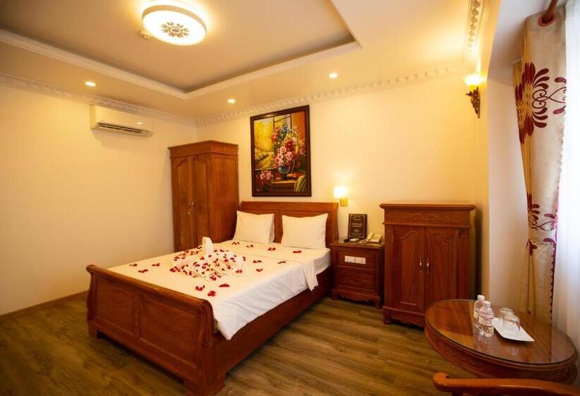 Cameră Deluxe cu Priveliște către Oraș, Dragon King 1