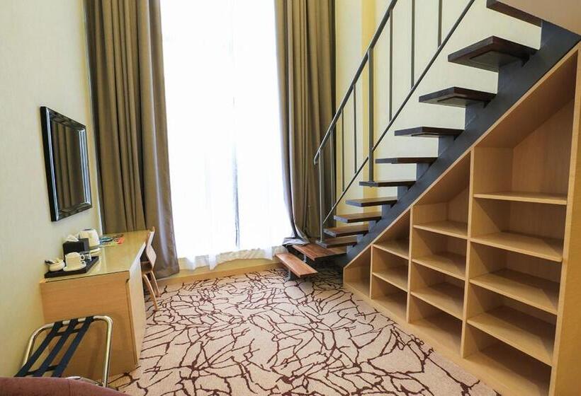 Estudio Estàndard, Eco Tree