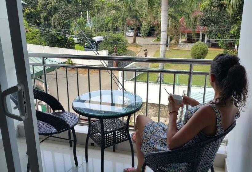 디럭스 룸 가든 전망, Elephant Park   New Deal! Half Off Airport Pickups Available