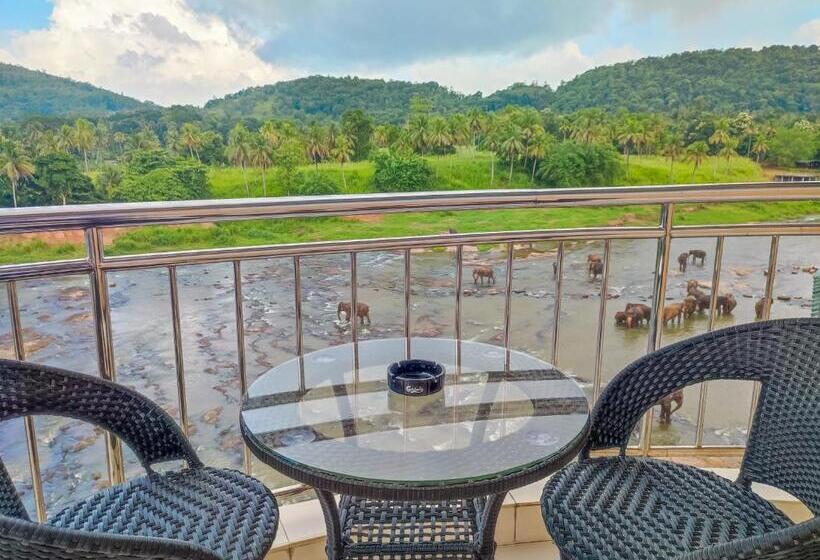 디럭스 패밀리 룸, Elephant Park   New Deal! Half Off Airport Pickups Available