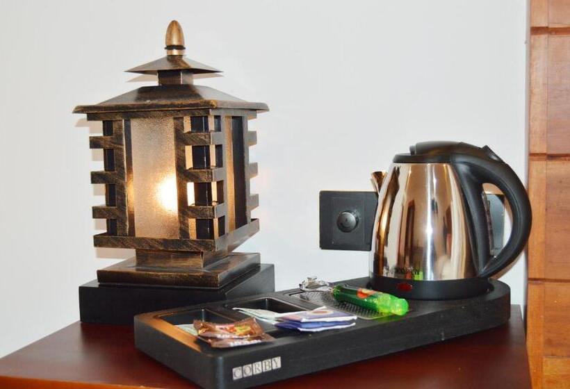 디럭스 트리플 룸, Elephant Park   New Deal! Half Off Airport Pickups Available