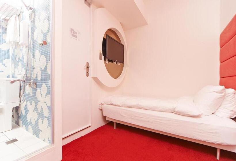 اتاق اکونومی یک تخته, Forever Inn