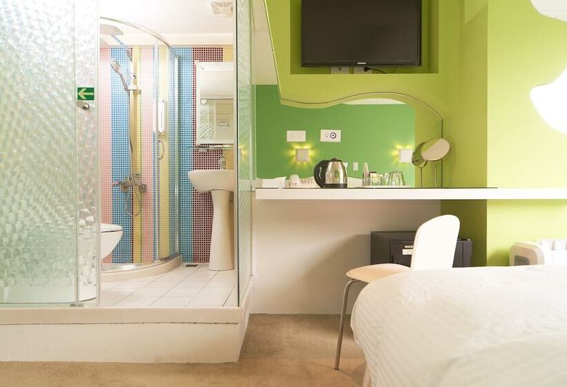 اتاق استاندارد, Forever Inn