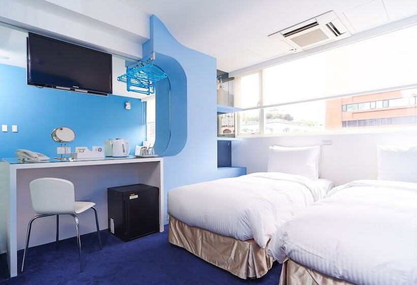 اتاق استاندارد, Forever Inn