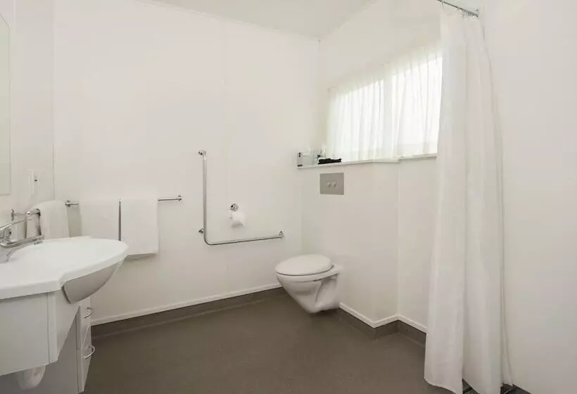 インサイドのスタンダードスタジオ, Hananui Lodge And Apartments