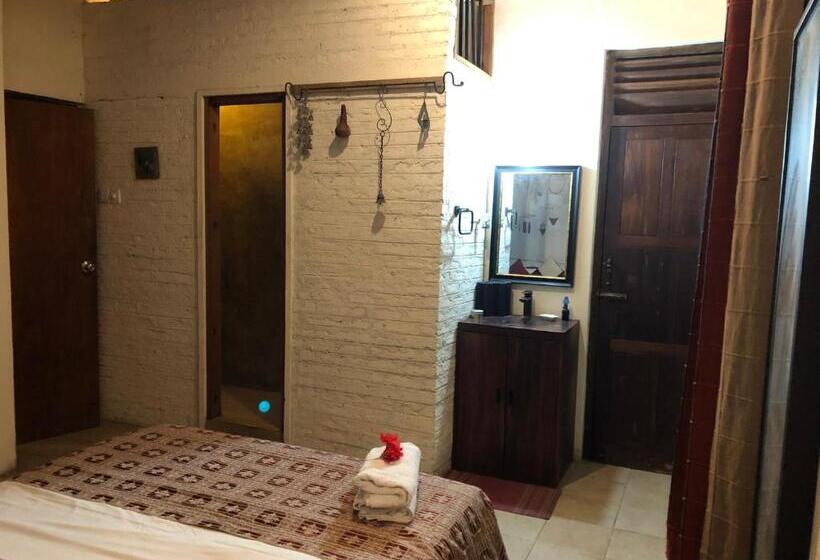 Camera Deluxe, Highbury Colombo