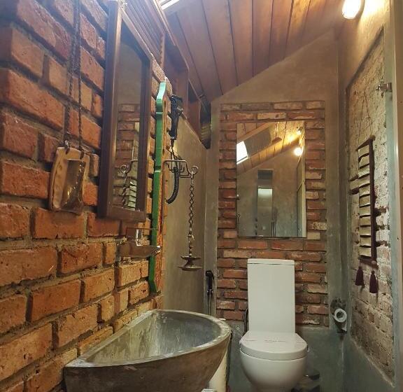 Camera Deluxe, Highbury Colombo