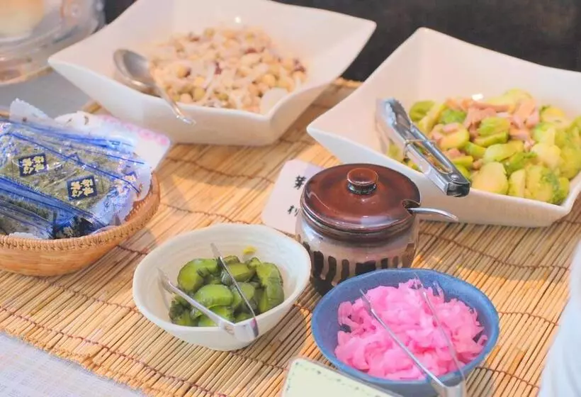Basic-huone, J Hotel Rinku