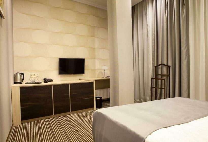 חדר סטנדרט, Kiroff