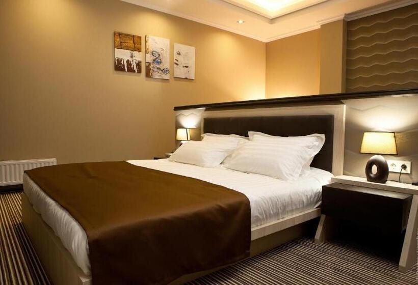 חדר ביזנס, Kiroff