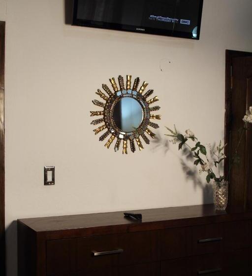 سوئیت با تخت بزرگ, La Maison