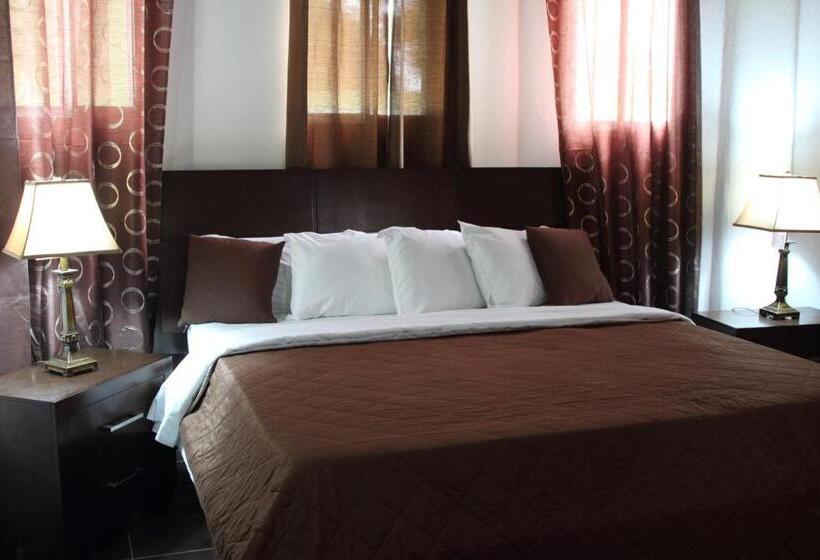 سوئیت با تخت بزرگ, La Maison