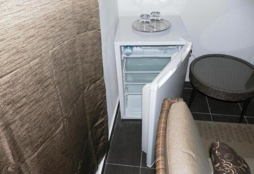 سوئیت با تخت بزرگ, La Maison